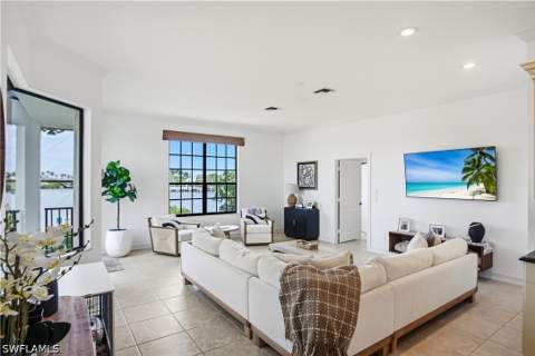 201 San Mateo Dr, Bonita Springs FL - photo 10 of 39