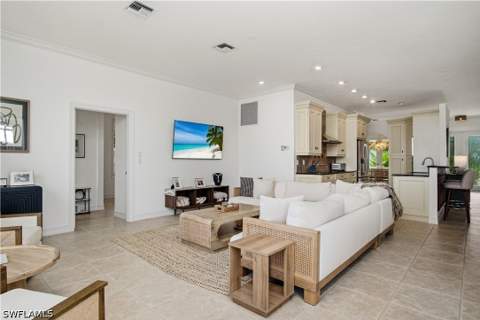 201 San Mateo Dr, Bonita Springs FL - photo 11 of 39