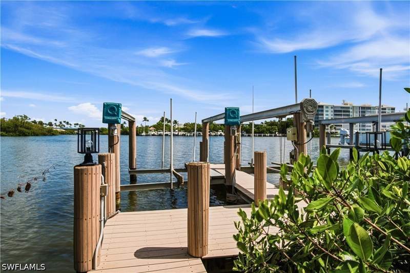 4 bedroom SingleFamilyResidence at 201 San Mateo Dr, Southport On The Bay, Bonita Springs — photo 4