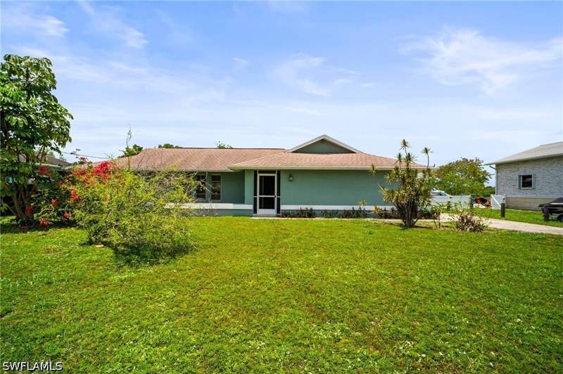 3 bedroom SingleFamilyResidence at 2001 Bahama Ave, Fort Myers Shores, Fort Myers — photo 5