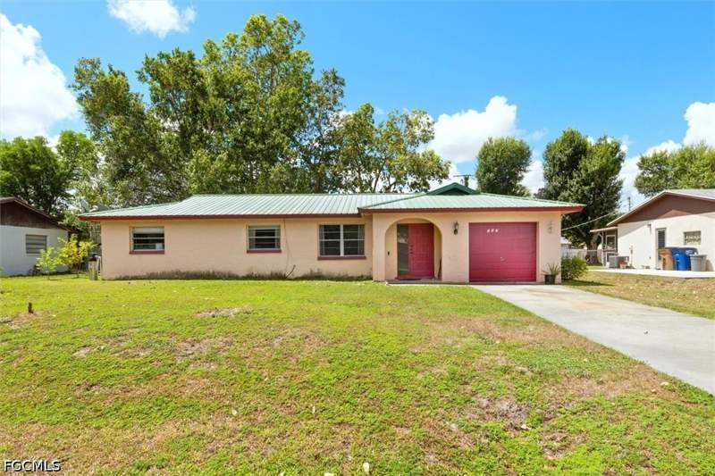 3 bedroom SingleFamilyResidence at 12337 Fourth St, Fort Myers Shores, Fort Myers — photo 2