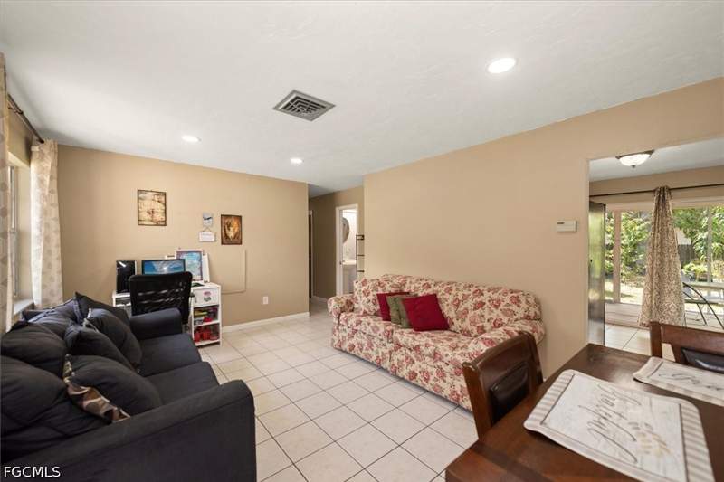 3 bedroom SingleFamilyResidence at 12337 Fourth St, Fort Myers Shores, Fort Myers — photo 3
