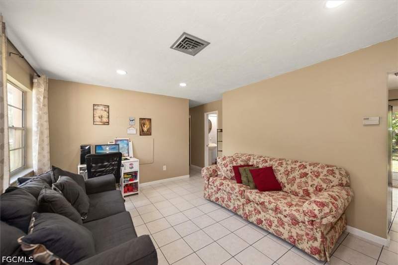 3 bedroom SingleFamilyResidence at 12337 Fourth St, Fort Myers Shores, Fort Myers — photo 4