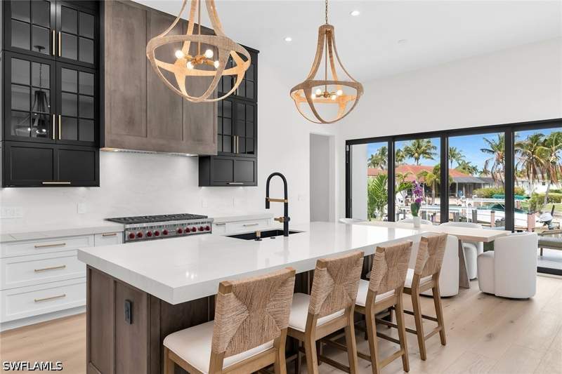 6 bedroom SingleFamilyResidence at 1108 Winterberry Dr, Marco Island, Marco Island — photo 3