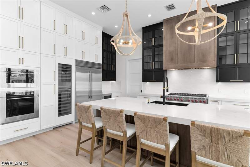 6 bedroom SingleFamilyResidence at 1108 Winterberry Dr, Marco Island, Marco Island — photo 4