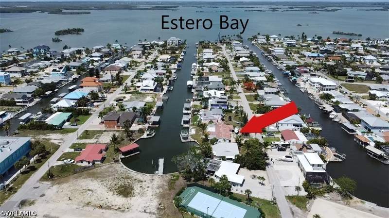 3 bedroom SingleFamilyResidence at 139 Ibis St, Sandpiper Village, Fort Myers Beach — photo 2