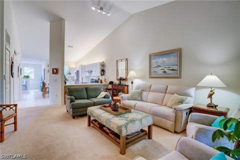 509 Robin Hood Cir 202, Naples FL - photo 10 of 27