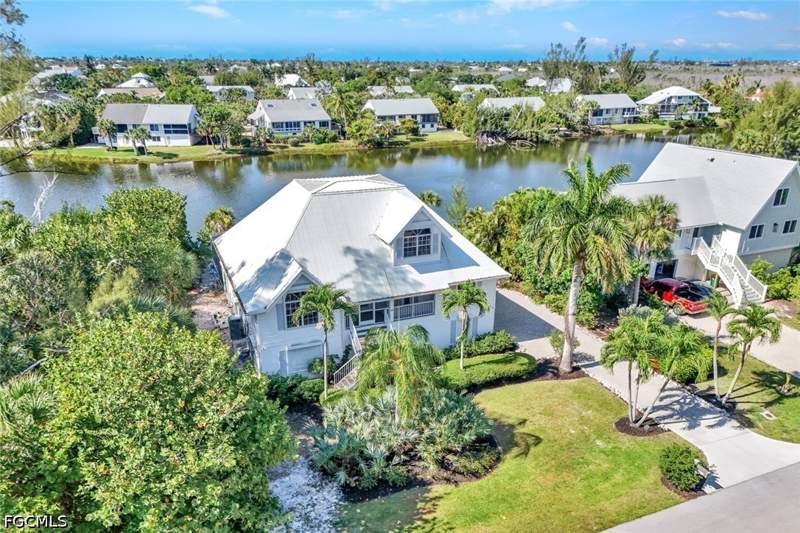 3 bedroom SingleFamilyResidence at 9007 Mockingbird Dr, Dunes At Sanibel Island, Sanibel — photo 2