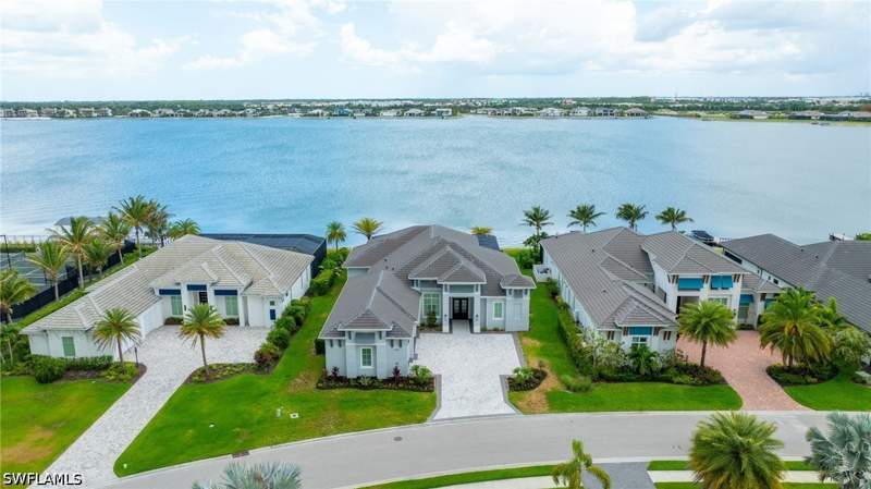 4 bedroom SingleFamilyResidence at 11441 Canal Grande Dr, Esplanade Lake Club, Fort Myers — photo 2