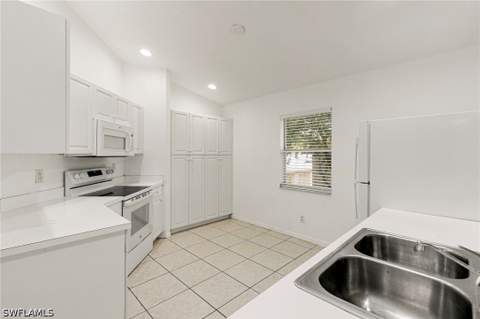 12340 Notting Hill Ln 23, Bonita Springs FL - photo 9 of 36