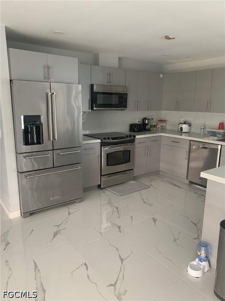 2 bedroom SingleFamilyResidence at 2214 SE 14th Ter, Admirals Bay, Cape Coral — photo 4