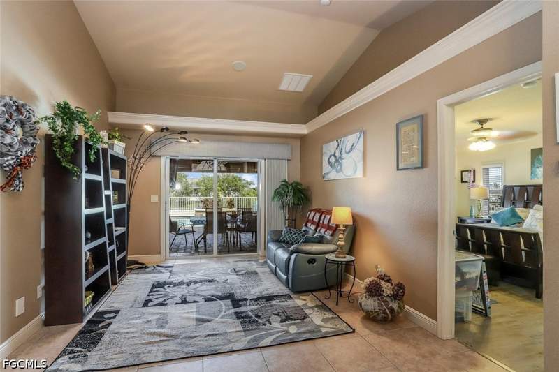 3 bedroom SingleFamilyResidence at 920 NW 3rd Ave, Cape Coral, Cape Coral — photo 4