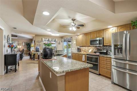 920 NW 3rd Ave, Cape Coral FL - photo 6 of 25