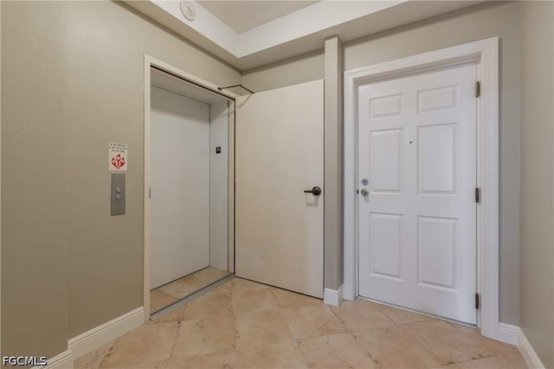 3 bedroom Condominium at 2745 1st St 1406, St. Tropez, Fort Myers — photo 2