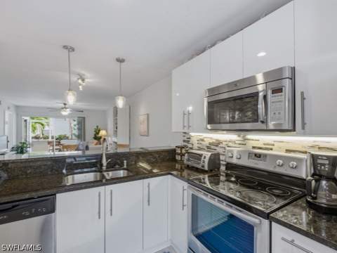 1901 Courtyard Way C105, Naples FL - photo 9 of 21
