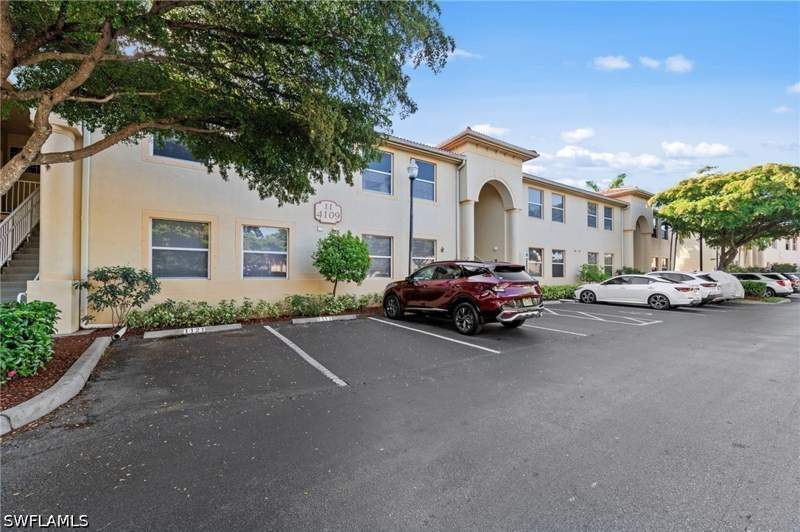 3 bedroom Condominium at 4109 Bellasol Cir 1114, Bellasol, Fort Myers — photo 4