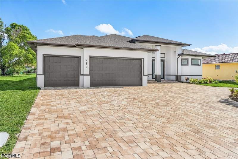 4 bedroom SingleFamilyResidence at 939 Mohawk Pkwy, Cape Coral, Cape Coral — photo 2