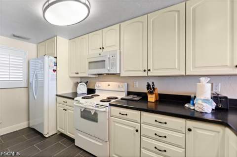 6400 Estero Blvd 301, Fort Myers Beach FL - photo 7 of 26