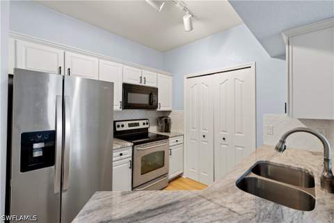 12920 Positano Cir 306, Naples FL - photo 6 of 38