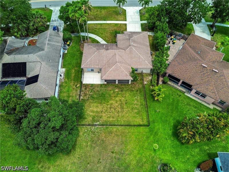 4 bedroom SingleFamilyResidence at 3200 Orange Grove Trl, Orange Tree, Naples — photo 2