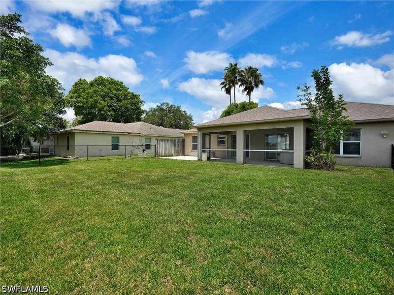 4 bedroom SingleFamilyResidence at 3200 Orange Grove Trl, Orange Tree, Naples — photo 4