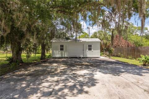 22031 Edwards Dr, Alva FL - photo 6 of 50
