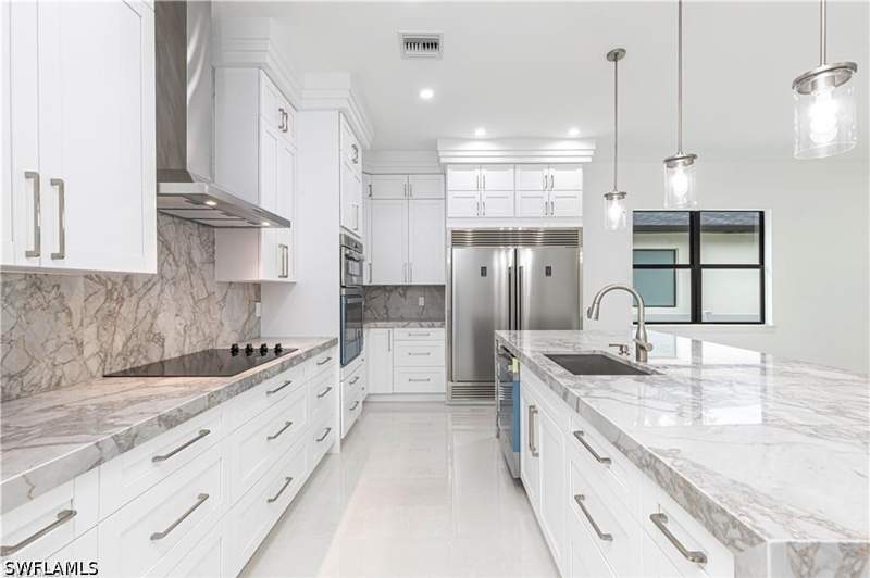 4 bedroom SingleFamilyResidence at 3098 Pine Tree Dr, Hallendale, Naples — photo 4