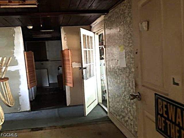 2 bedroom SingleFamilyResidence at 333 Bellair Rd, Fort Myers, Fort Myers — photo 4