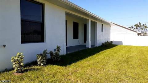 1201 NE 18th Pl, Cape Coral FL - photo 6 of 14