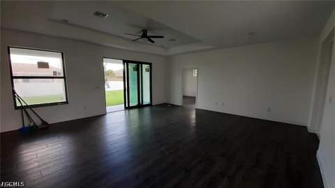 1201 NE 18th Pl, Cape Coral FL - photo 8 of 14