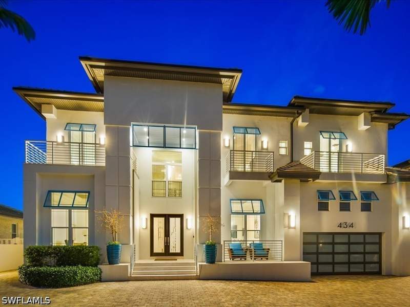 5 bedroom SingleFamilyResidence at 434 Conners Ave, Conners, Naples — photo 2