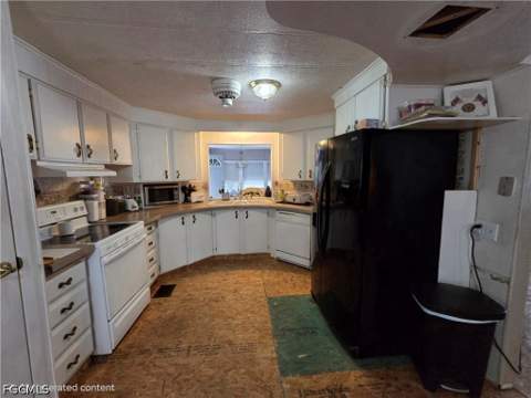 840 Peaceful Dr, North Fort Myers FL - photo 6 of 42