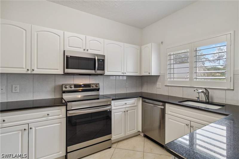 2 bedroom Attached at 604 Arbor Lake Dr 6-103, Arbor Trace, Naples — photo 3