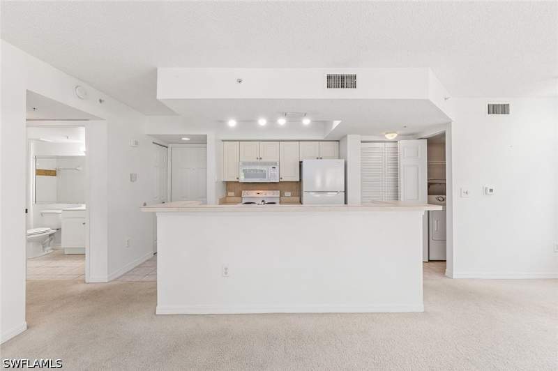 1 bedroom Condominium at 8920 Colonnades Ct E 518, San Mirage, Bonita Springs — photo 5