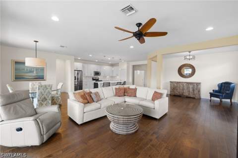 15209 Butler Lake Dr 201, Naples FL - photo 11 of 38