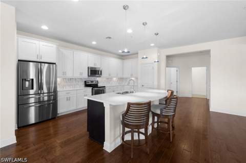 15209 Butler Lake Dr 201, Naples FL - photo 6 of 38