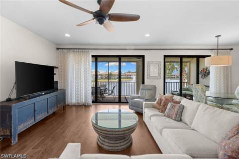 15209 Butler Lake Dr 201, Naples FL - photo 8 of 38