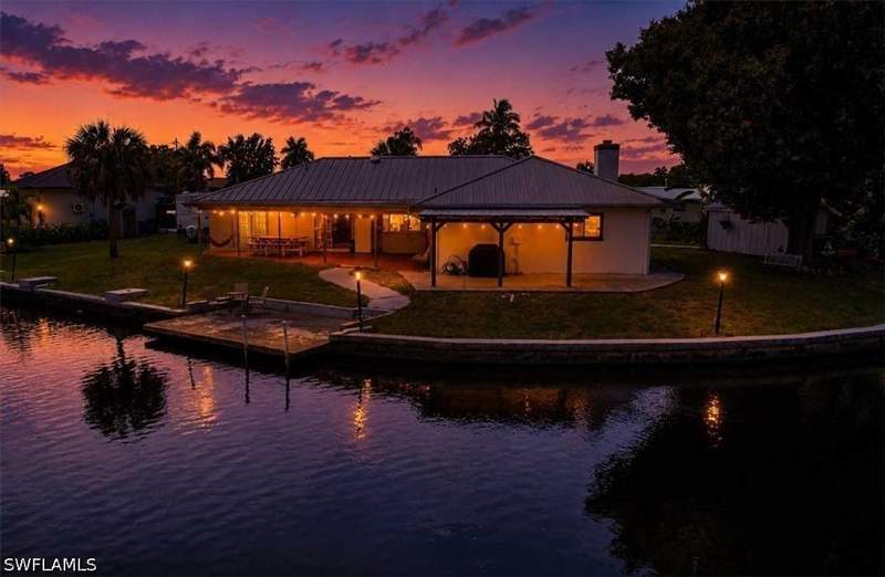 4 bedroom SingleFamilyResidence at 1318 Thompson St, Belle Aire Lagoon, North Fort Myers — photo 2
