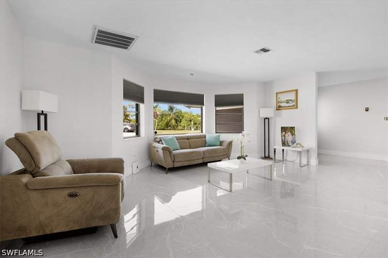 4 bedroom SingleFamilyResidence at 1318 Thompson St, Belle Aire Lagoon, North Fort Myers — photo 4