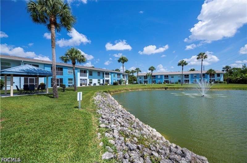 2 bedroom Condominium at 1100 Pondella Rd 911, Royal Hawaiian Club, Cape Coral — photo 4