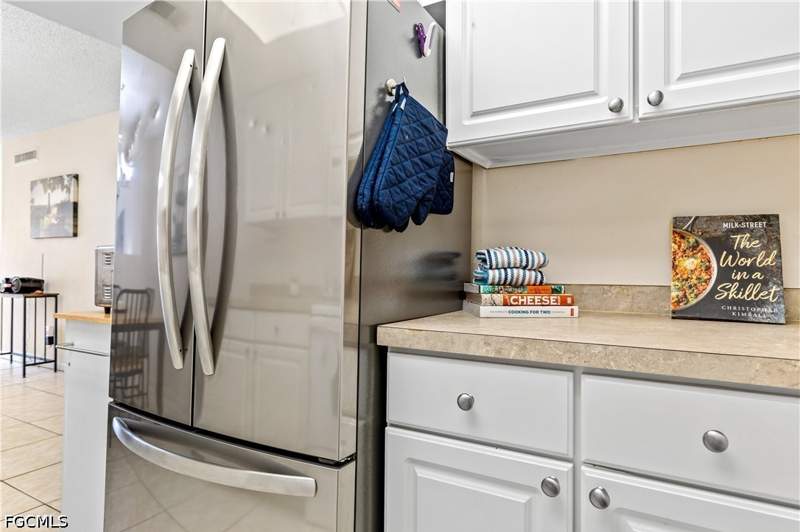 2 bedroom Condominium at 12501 McGregor Blvd 11, Maple Gardens, Fort Myers — photo 5