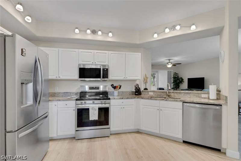 2 bedroom Condominium at 9653 Hemingway Ln 3304, The Preserve, Fort Myers — photo 4
