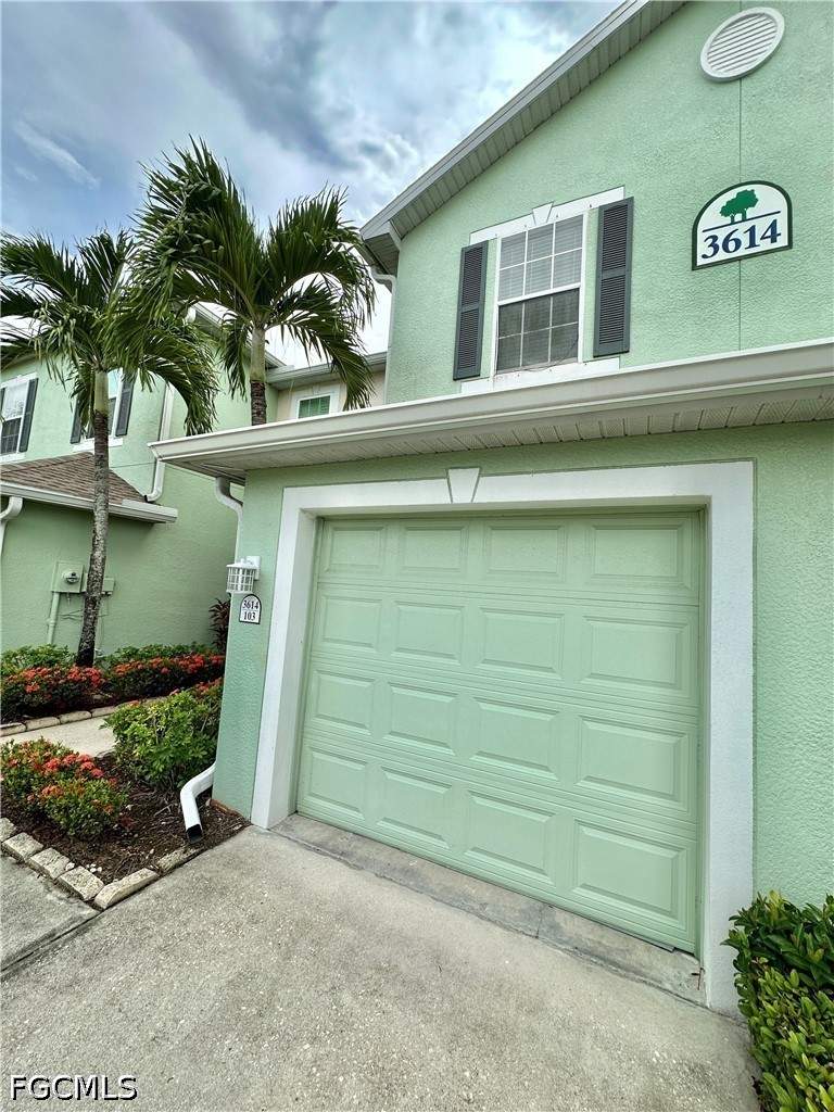 3 bedroom Townhouse at 3614 Pine Oak Cir 103, Forest Lake Townhomes, Fort Myers — photo 2
