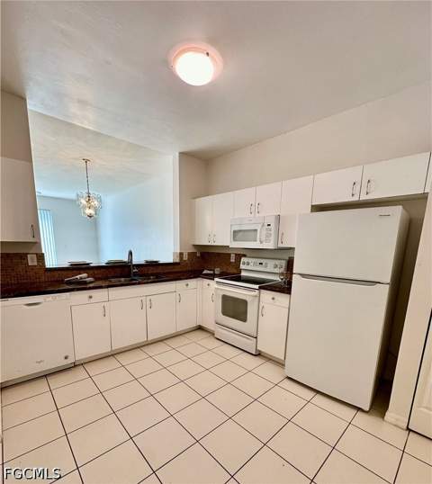 3614 Pine Oak Cir 103, Fort Myers FL - photo 7 of 47