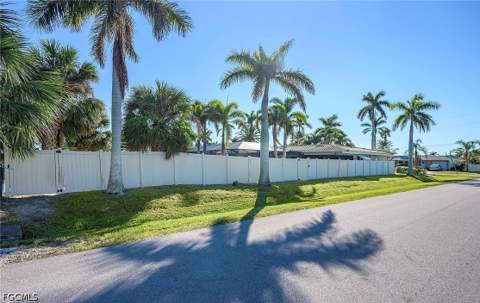 171 SW 51st Ter, Cape Coral FL - photo 10 of 38