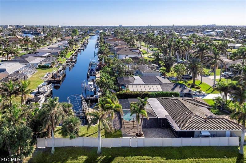 2 bedroom SingleFamilyResidence at 171 SW 51st Ter, Cape Coral, Cape Coral — photo 3