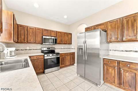 117 Shadow Lakes Dr, Lehigh Acres FL - photo 14 of 40