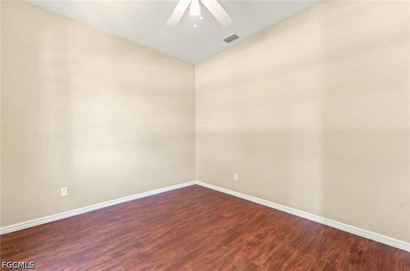 4 bedroom SingleFamilyResidence at 117 Shadow Lakes Dr, Shadow Lakes, Lehigh Acres — photo 5