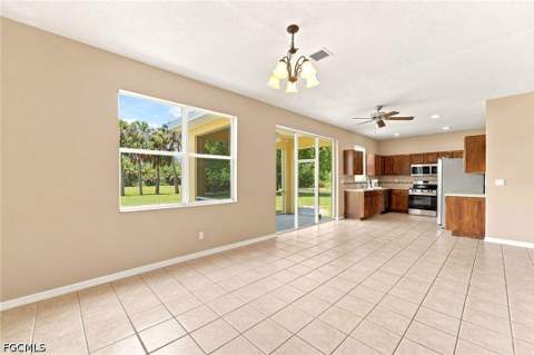 117 Shadow Lakes Dr, Lehigh Acres FL - photo 9 of 40