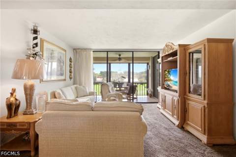 4586 Trawler Ct 303, Fort Myers FL - photo 6 of 38